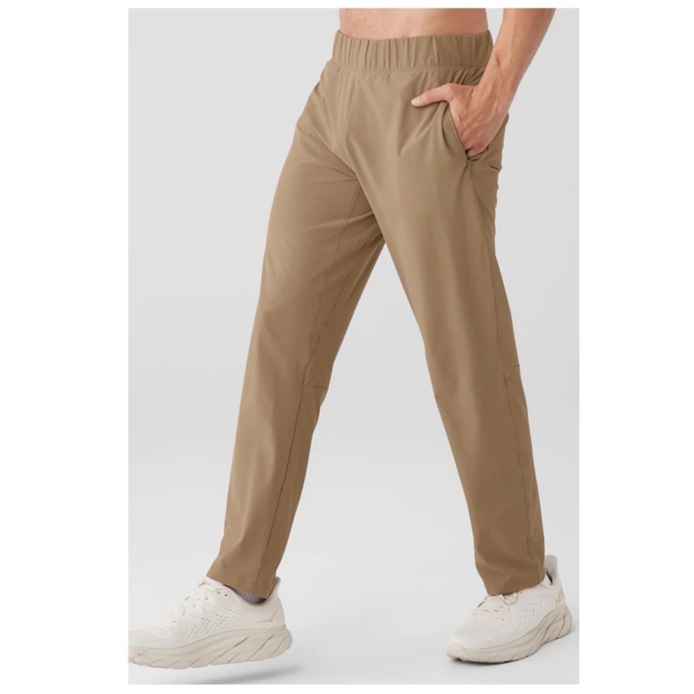Alo Yoga Men’s Repetition Pant Color Gravel